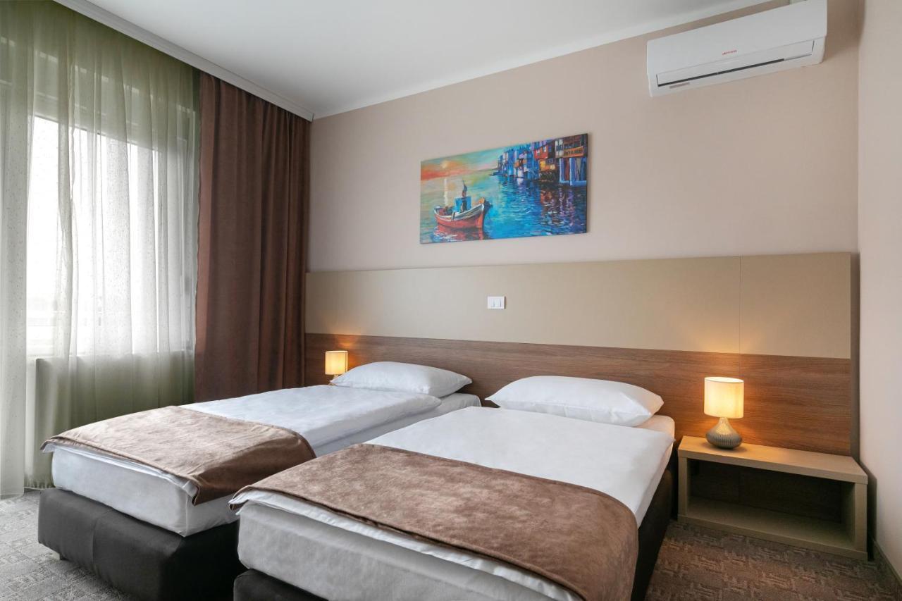 River Inn Stari Banovci Bagian luar foto